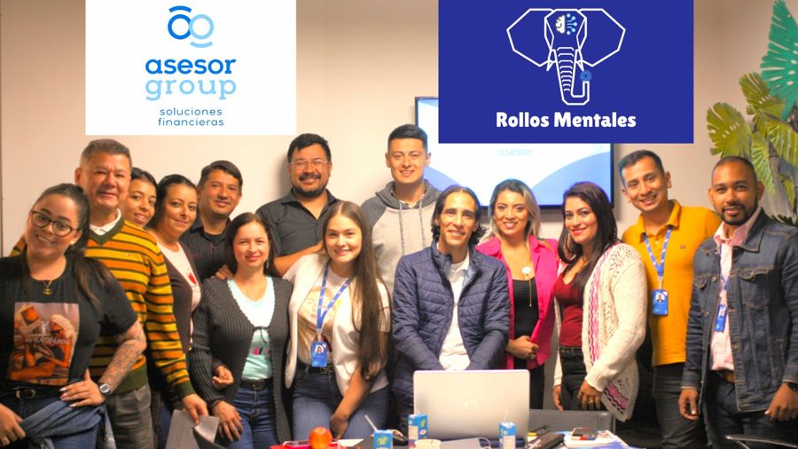 Equipo de Asesor Group en un taller de Rollos Mentales