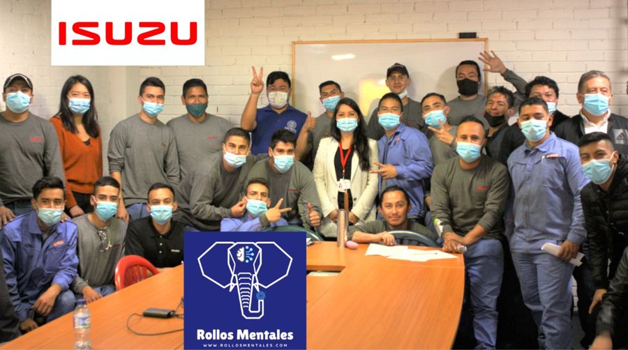 Equipo de Isuzu en un taller de Rollos Mentales